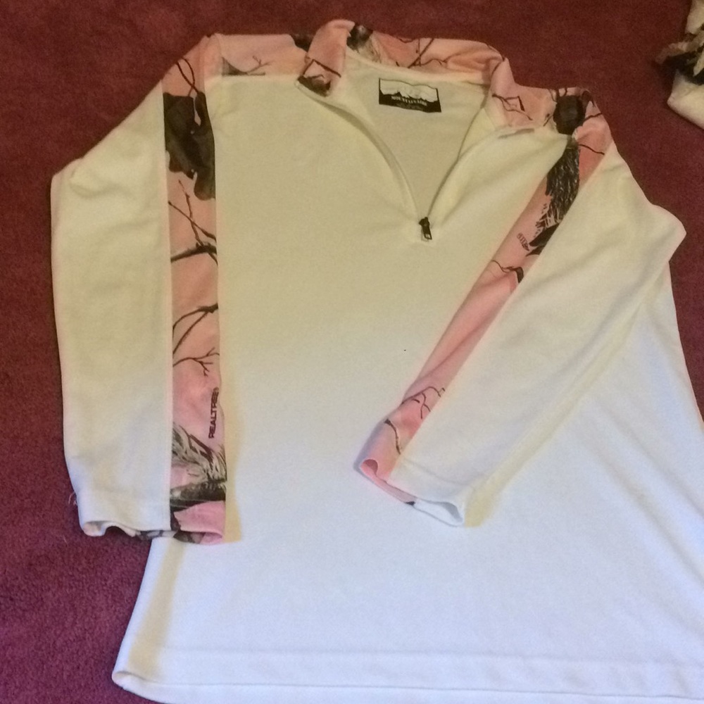 Long sleeve quarter zip pink camo.